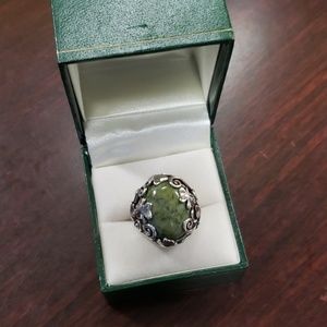 Vintage connemara marble shamrock ring